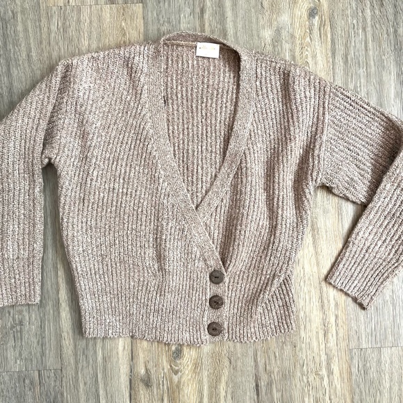 Comfy and cozy Allie Rose Beige knit cardigan sweater - Picture 11 of 11